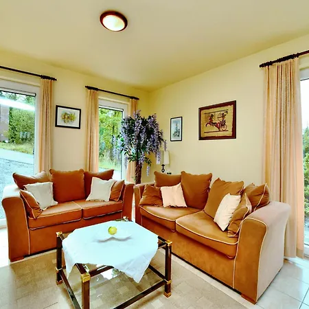 Dom wakacyjny Chic In Durbuy With Sauna *