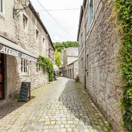 Dom wakacyjny Chic In Durbuy With Sauna